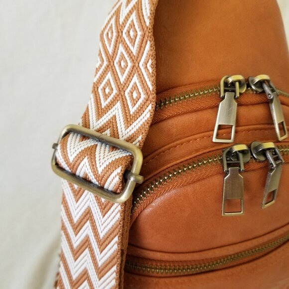 NEW! Faux Leather Shoulder/Crossbody Bag w/2-Zipper Sections & Detachable Strap - Picture 9 of 15